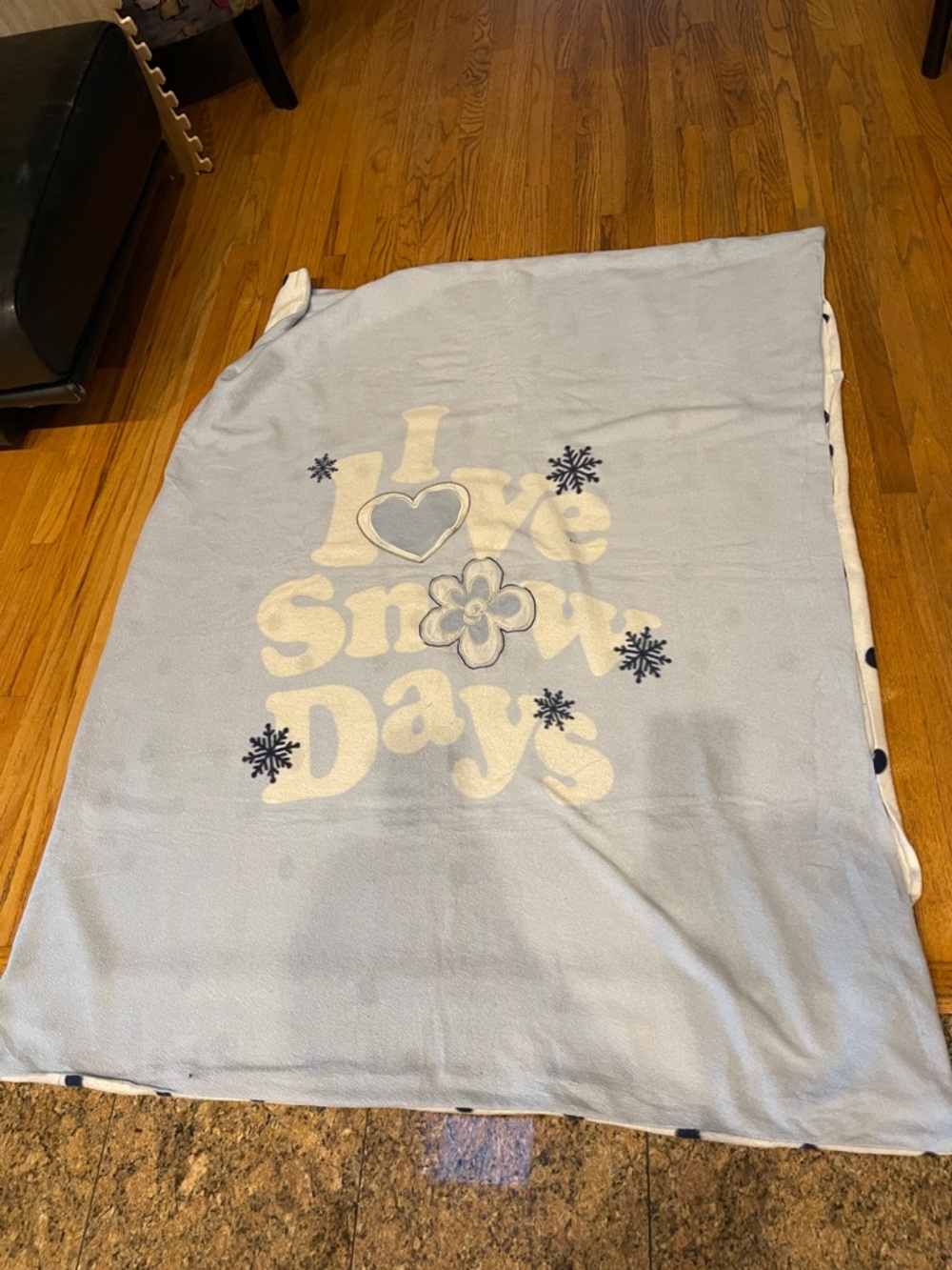 Light Blue "I Love Snow Days" Holiday Throw Blanket - Brand: